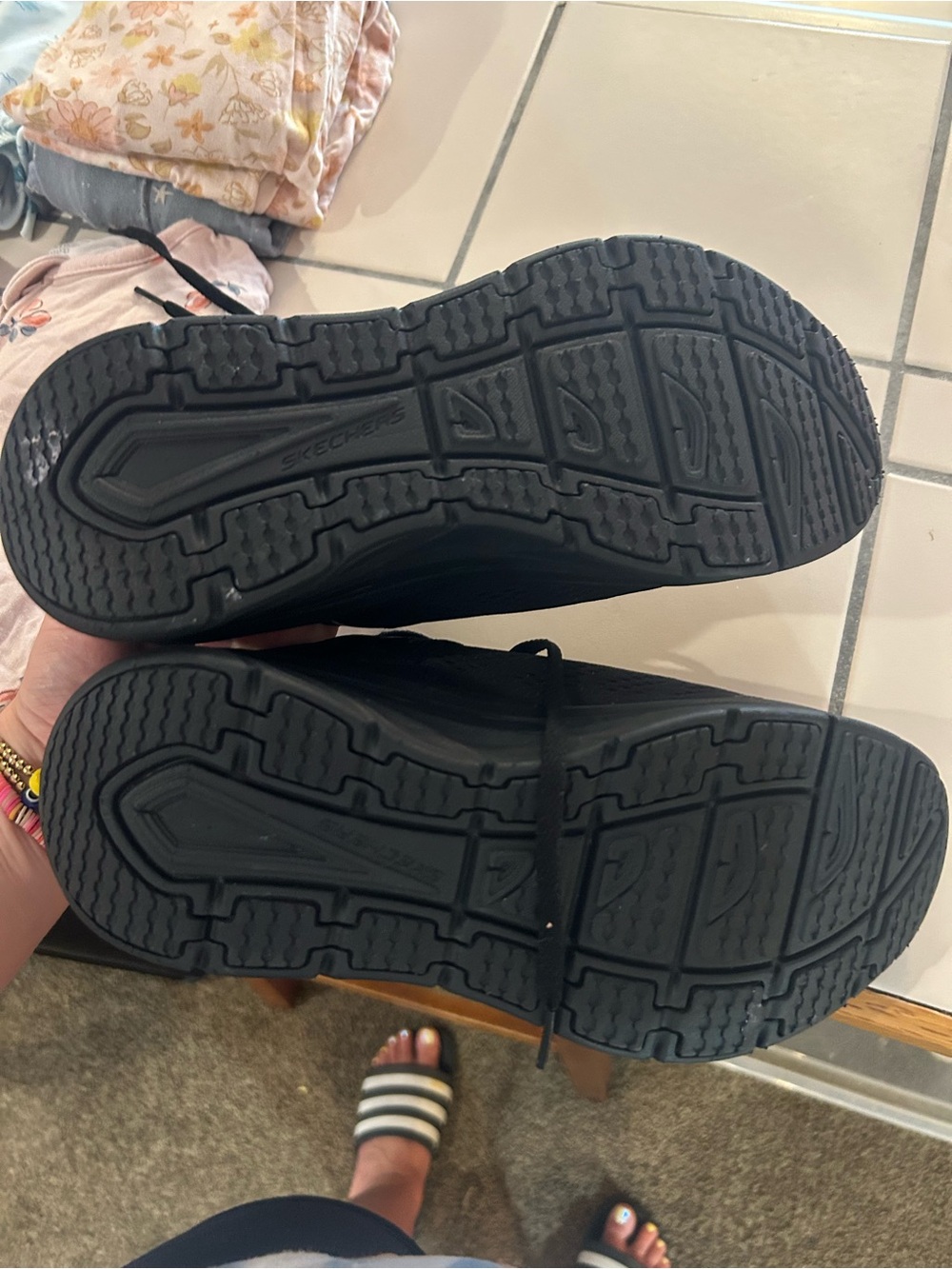 Skechers D'LUX Walker Women's Black Sneakers - Picture 3 of 5